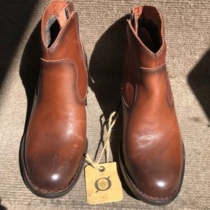 Born boots